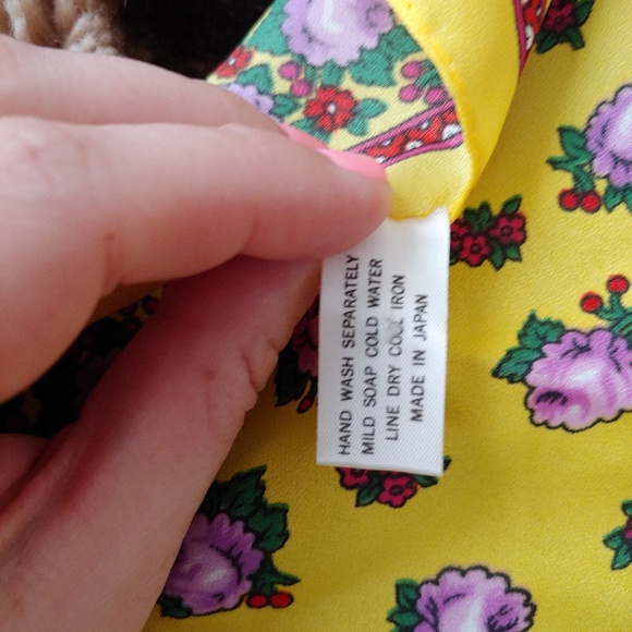 Japanese 🇯🇵 Beautiful purple and yellow scarf - Picture 3 of 5